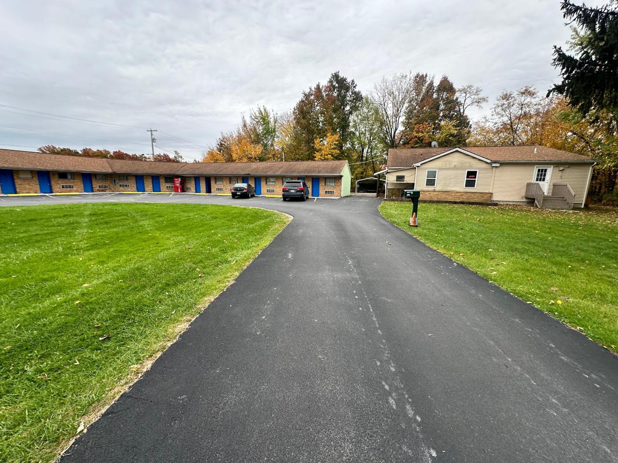 Westgate Manor Motel Austintown & Youngstown Ohio Εξωτερικό φωτογραφία