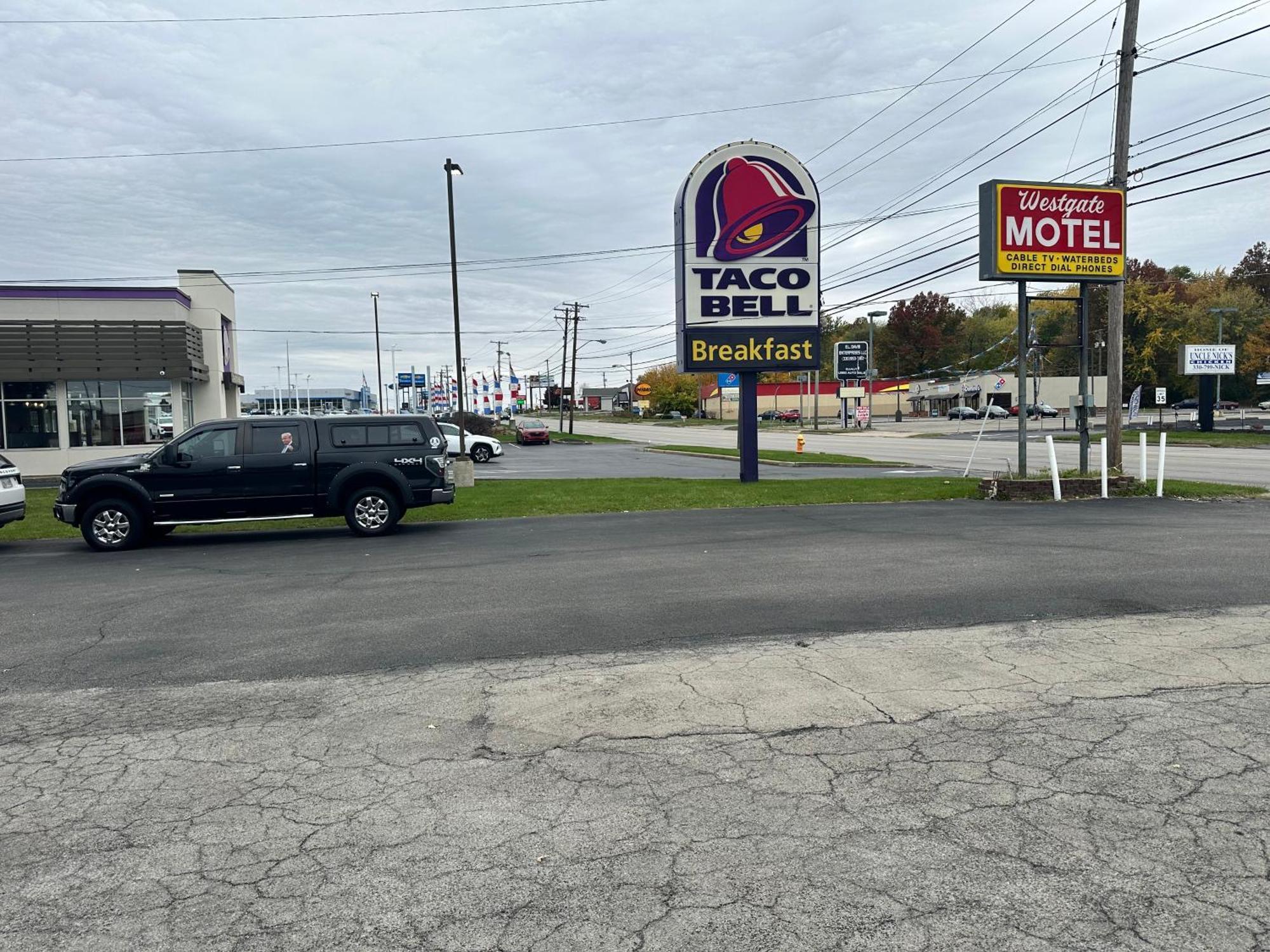 Westgate Manor Motel Austintown & Youngstown Ohio Εξωτερικό φωτογραφία